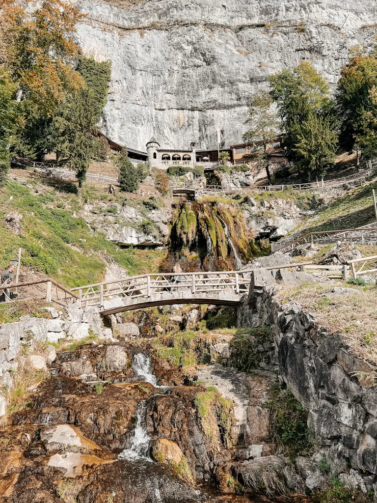 The walk up to St. beatus Cave